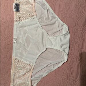 26/28 Cacique hipster White Lace Panties and pink polka dot thong